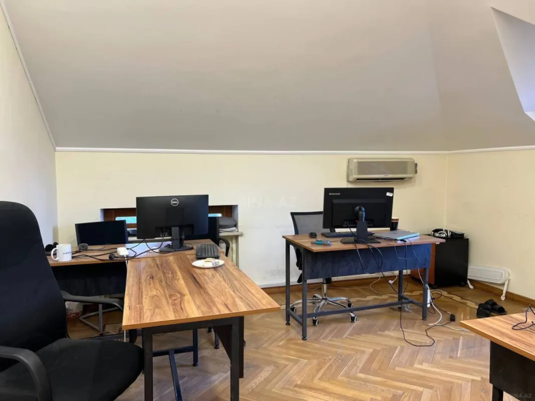 Kirayə verilir 17 otaqlı ofis 900 m²