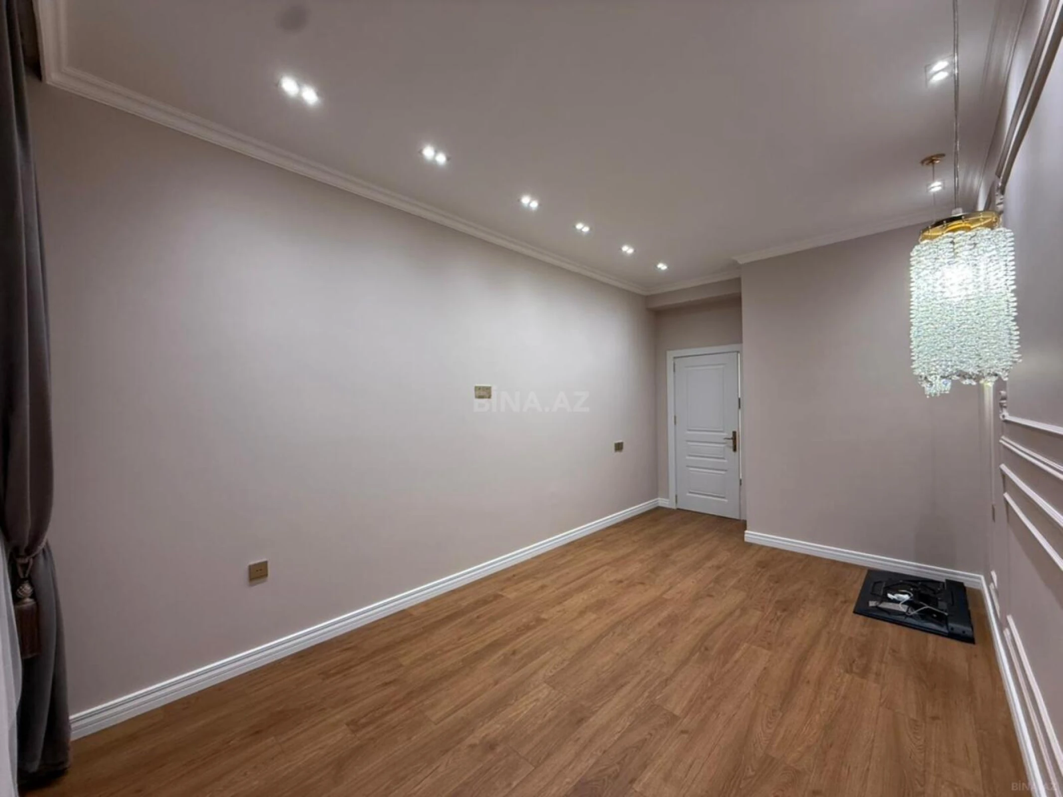 Satılır 2 otaqlı mənzil 68 m²