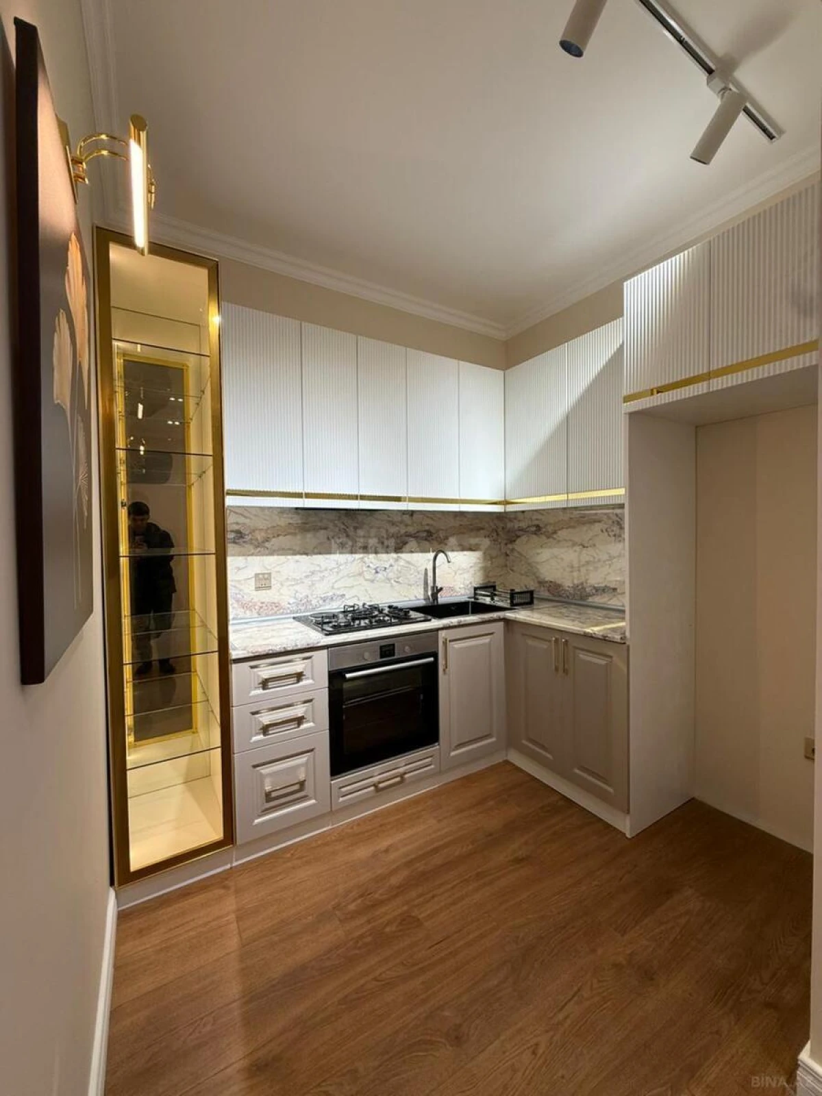 Satılır 2 otaqlı mənzil 68 m²