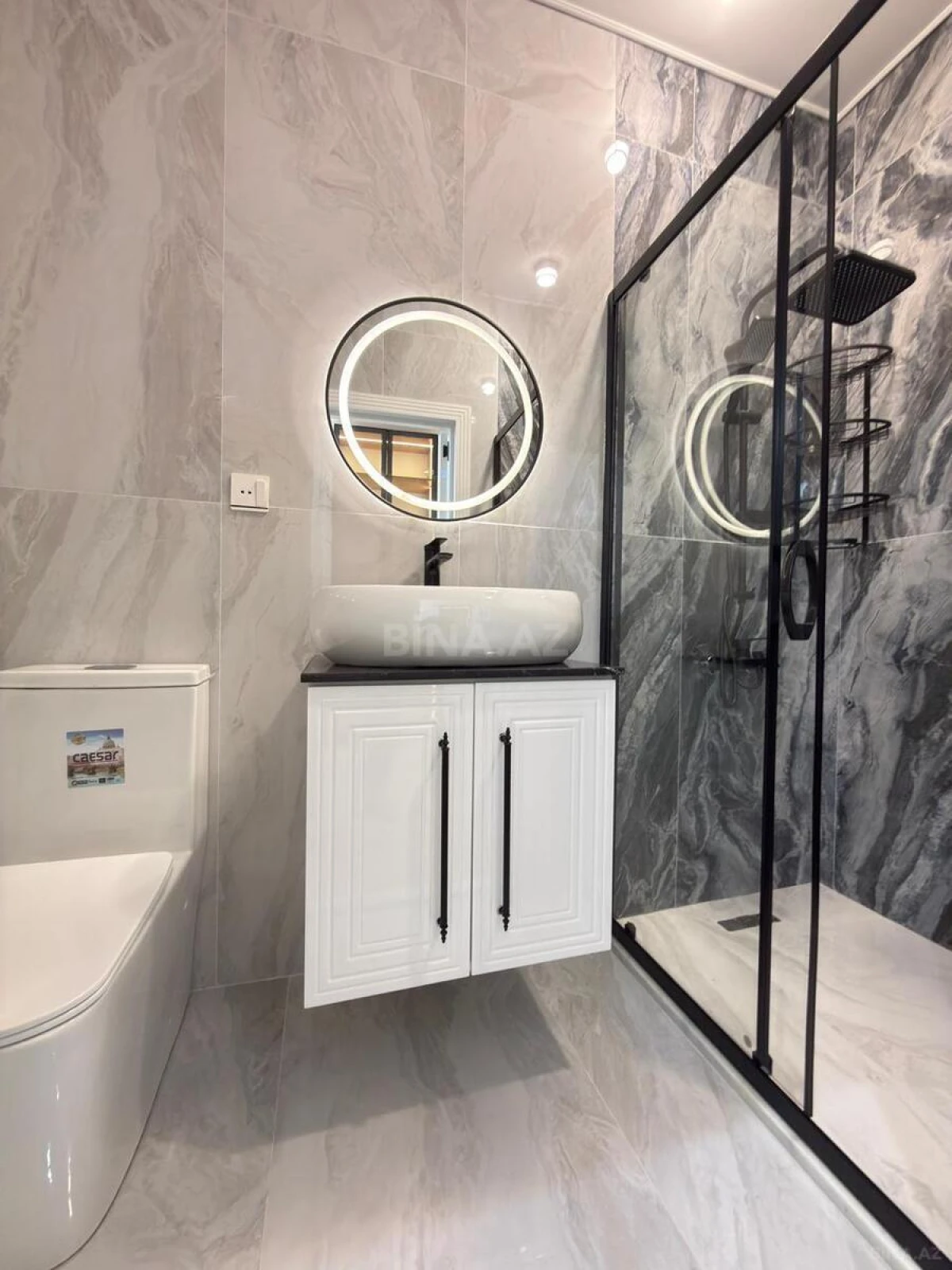 Satılır 3 otaqlı mənzil 135 m²