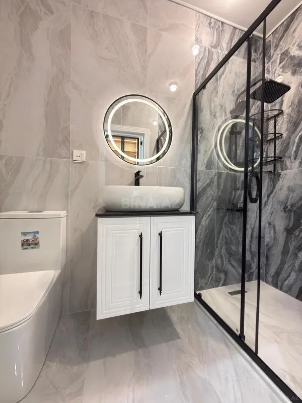 Satılır 3 otaqlı mənzil 135 m²