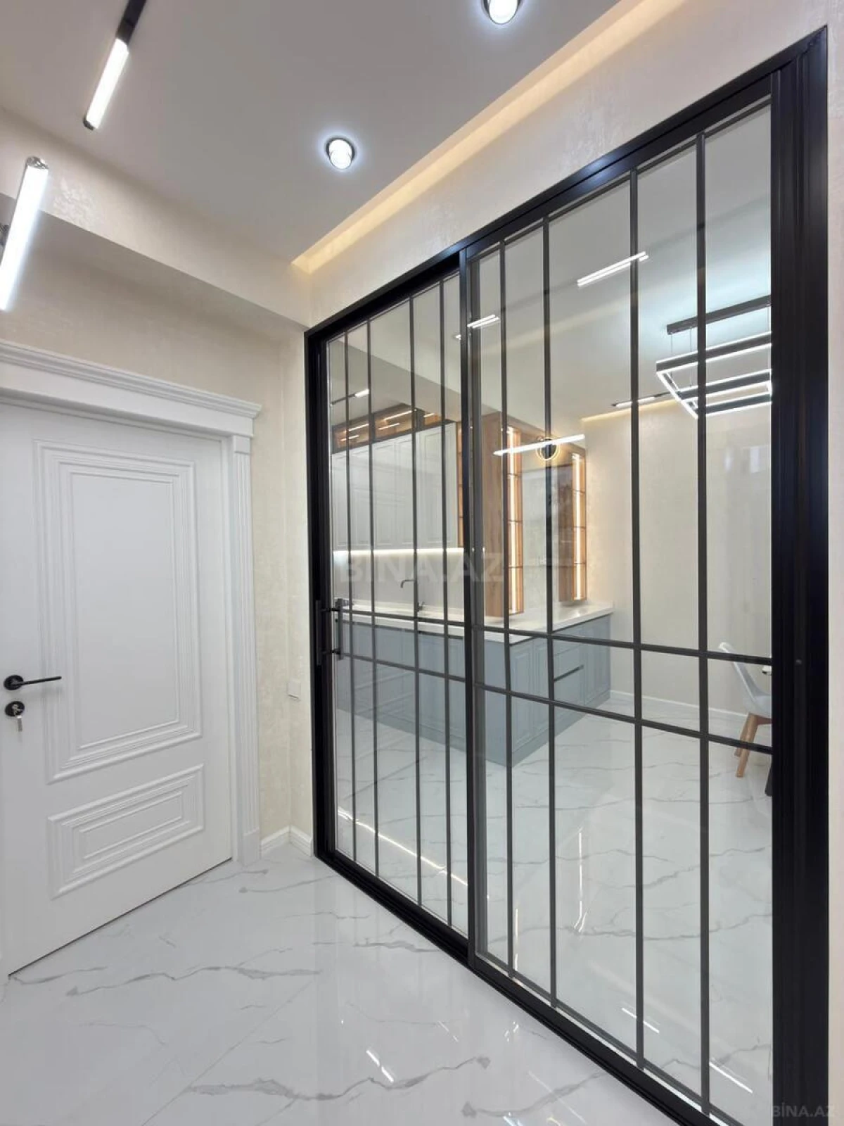 Satılır 3 otaqlı mənzil 135 m²