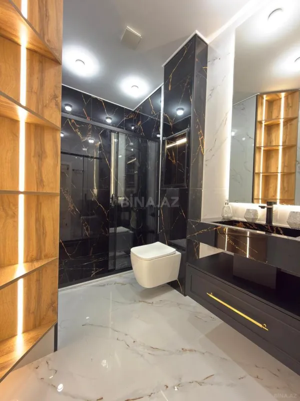 Satılır 3 otaqlı mənzil 135 m²