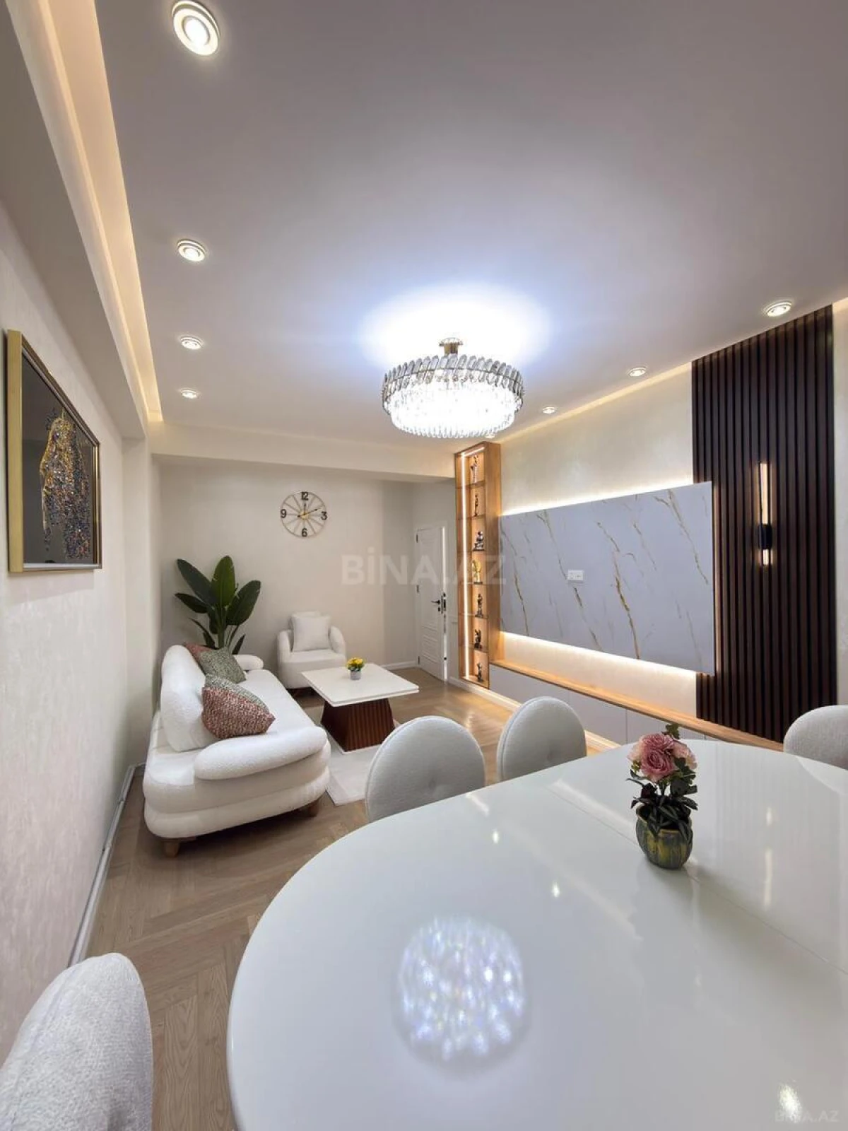 Satılır 3 otaqlı mənzil 135 m²