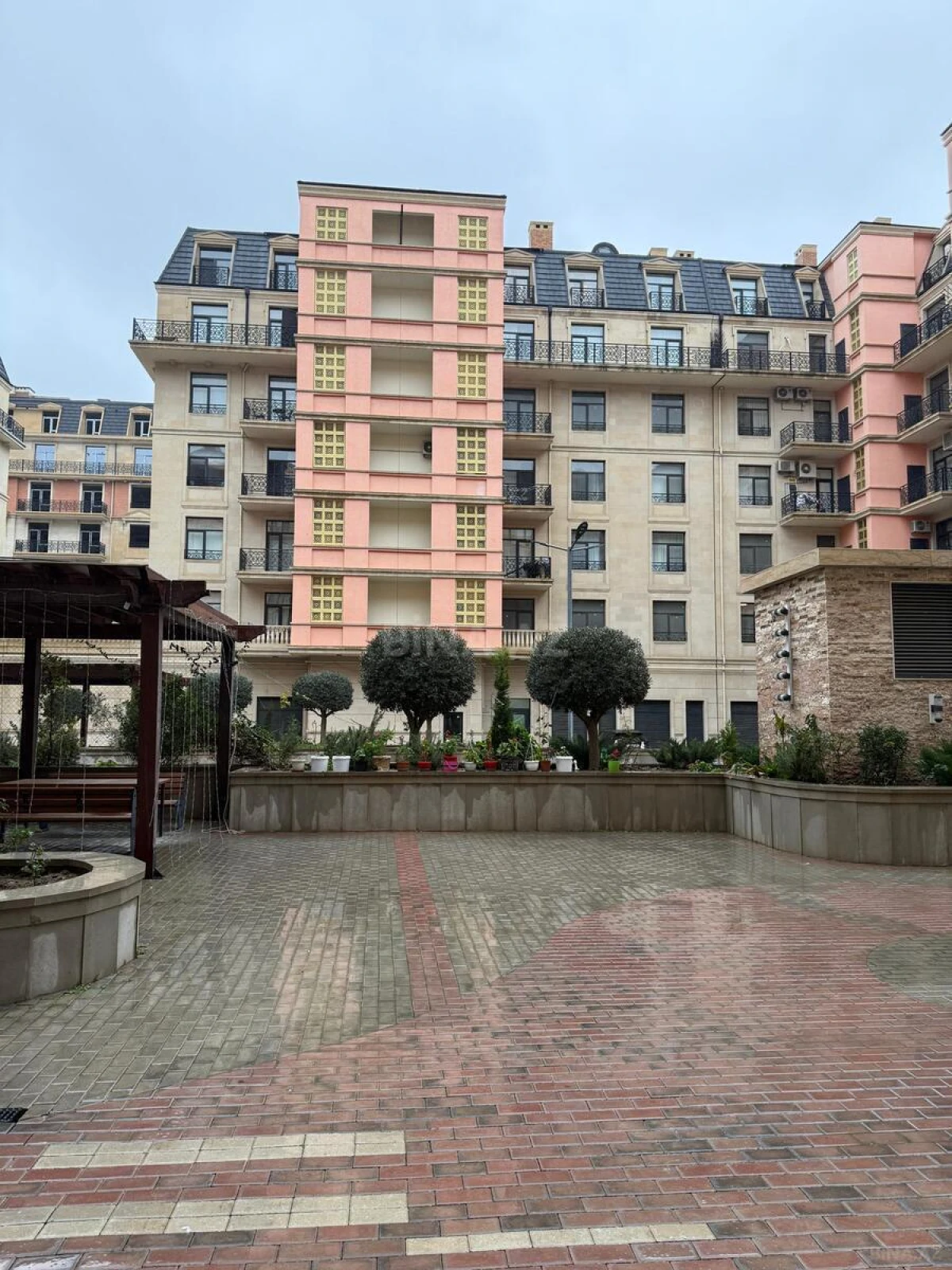 Kirayə verilir 2 otaqlı mənzil 55 m²