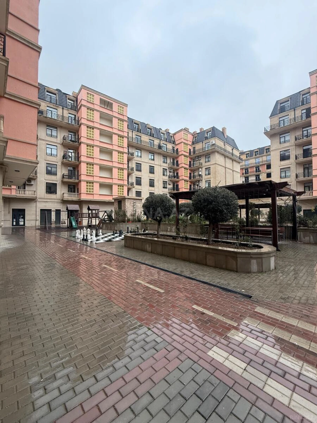 Kirayə verilir 2 otaqlı mənzil 55 m²