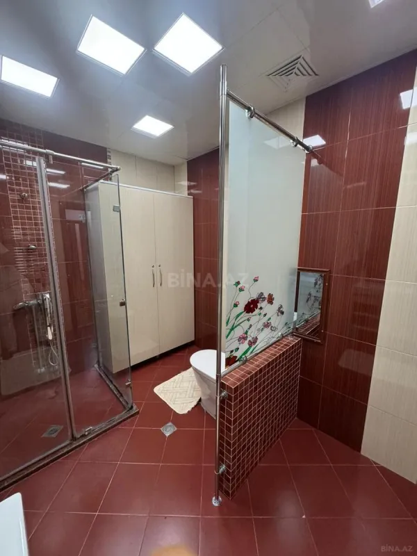 Satılır 4 otaqlı mənzil 230 m²