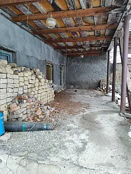 Satılır 3 otaqlı həyət evi 150 m²