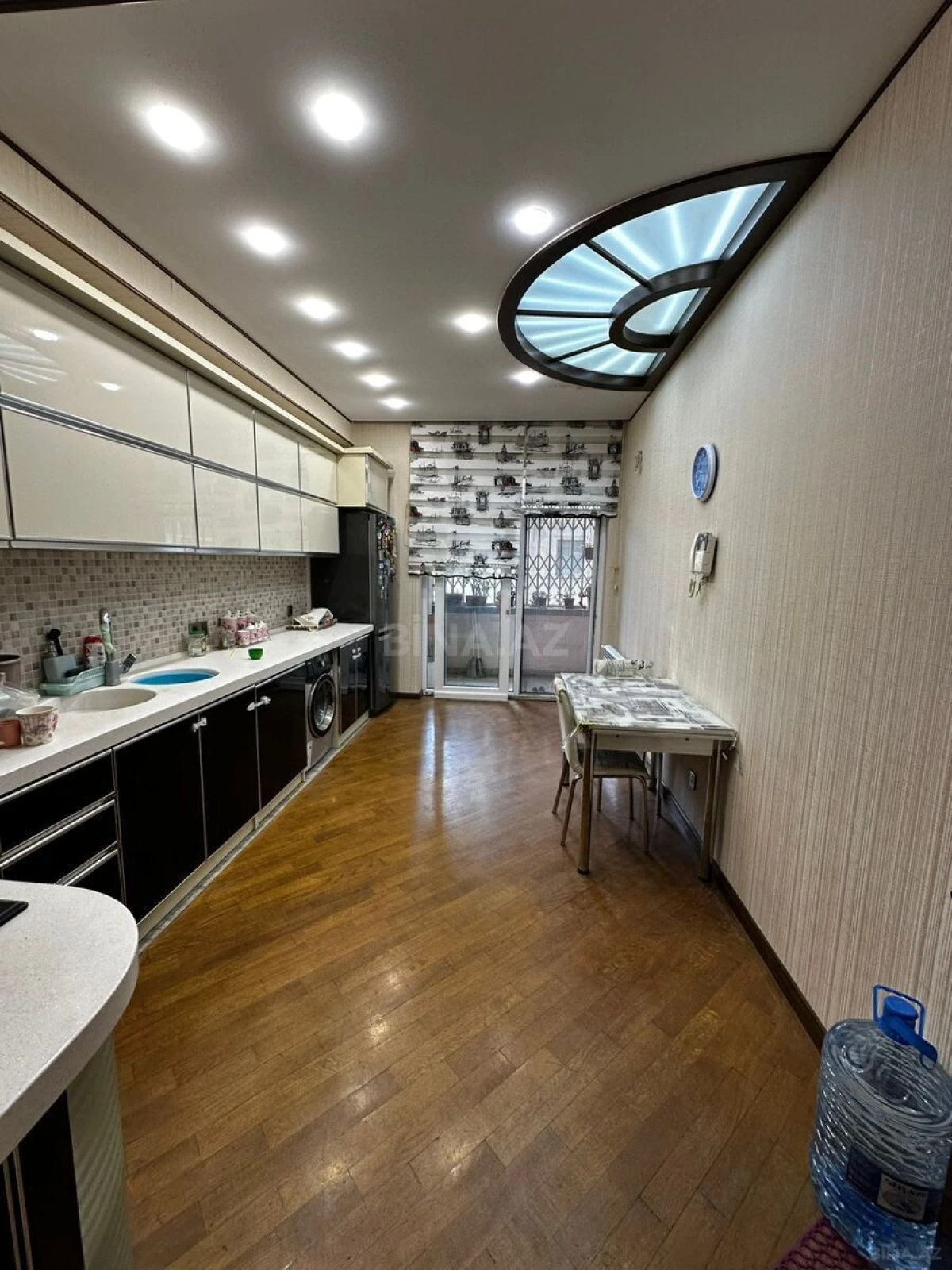 Satılır 3 otaqlı mənzil 128 m²