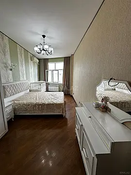 Satılır 3 otaqlı mənzil 128 m²