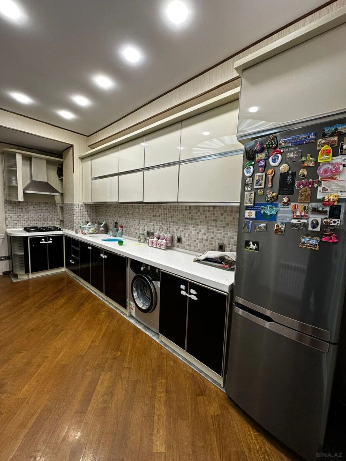 Satılır 3 otaqlı mənzil 128 m²