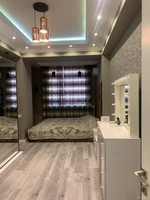 Satılır 2 otaqlı mənzil 75 m²