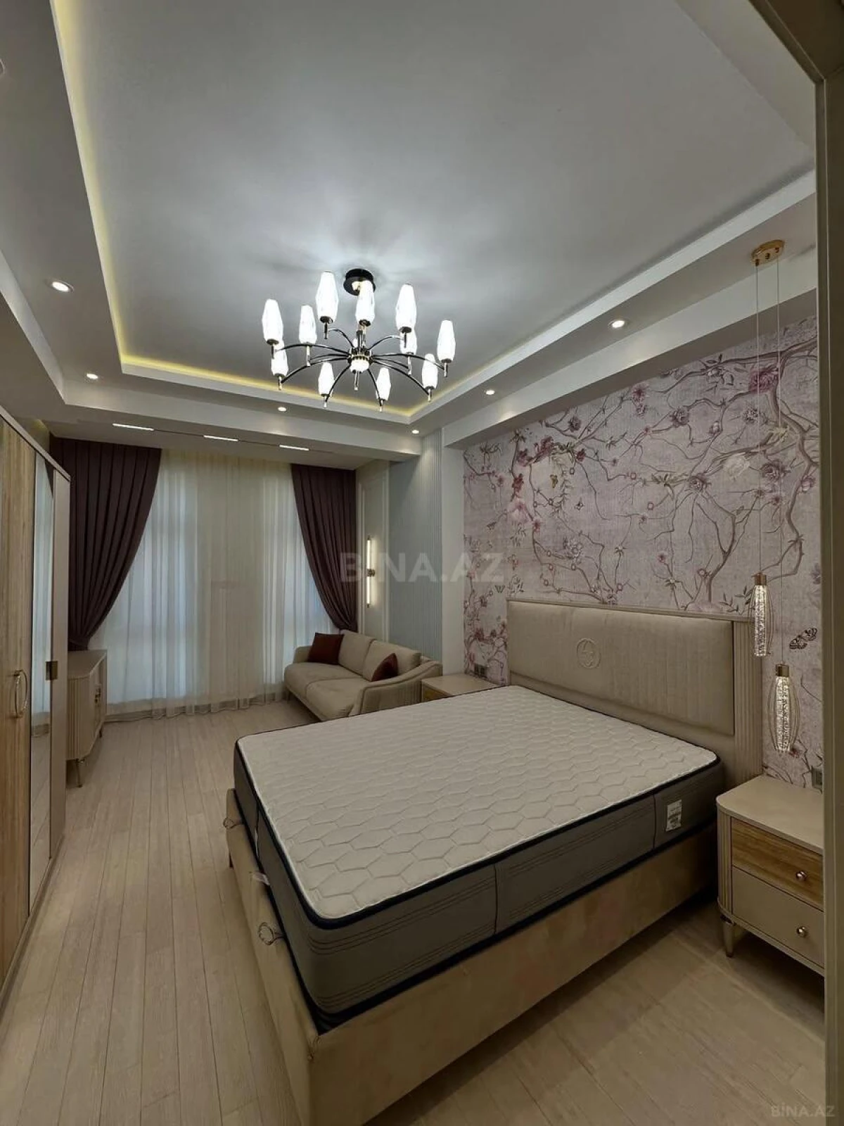 Satılır 3 otaqlı mənzil 130 m²