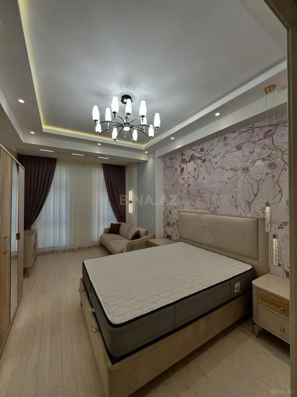 Satılır 3 otaqlı mənzil 130 m²