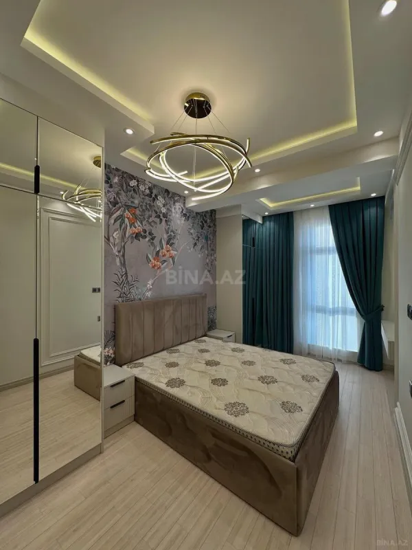 Satılır 3 otaqlı mənzil 130 m²