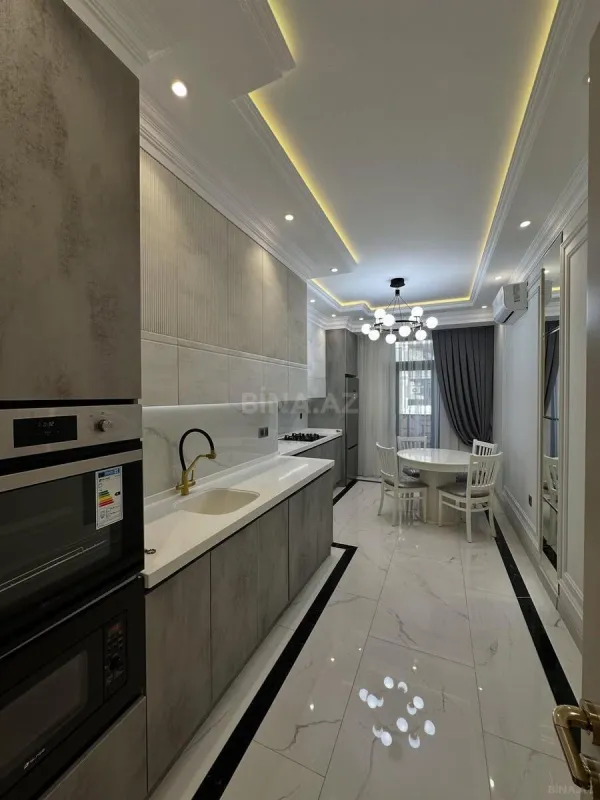 Satılır 3 otaqlı mənzil 130 m²