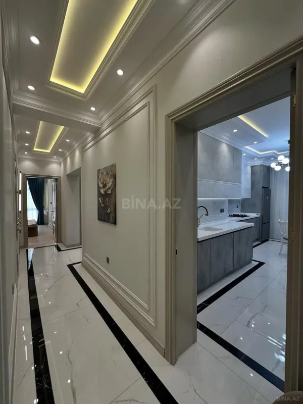 Satılır 3 otaqlı mənzil 130 m²