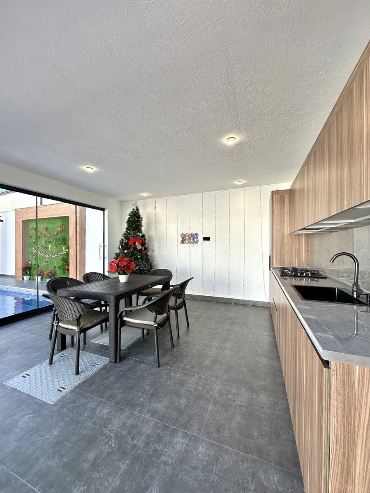 Satılır 4 otaqlı həyət evi 150 m²