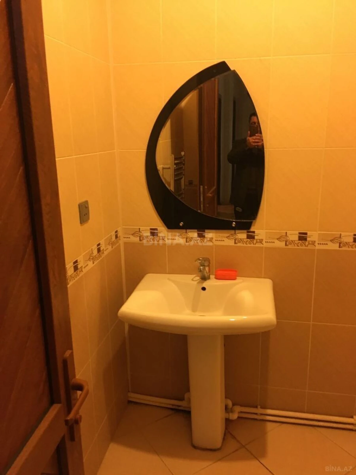 Kirayə verilir 2 otaqlı mənzil 91 m²