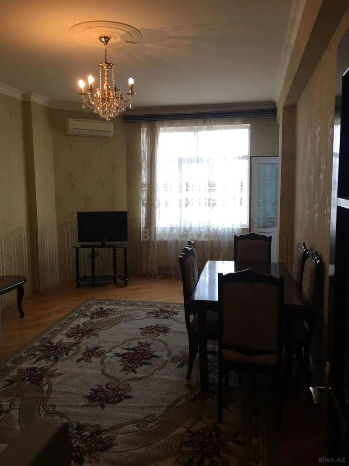 Kirayə verilir 2 otaqlı mənzil 91 m²