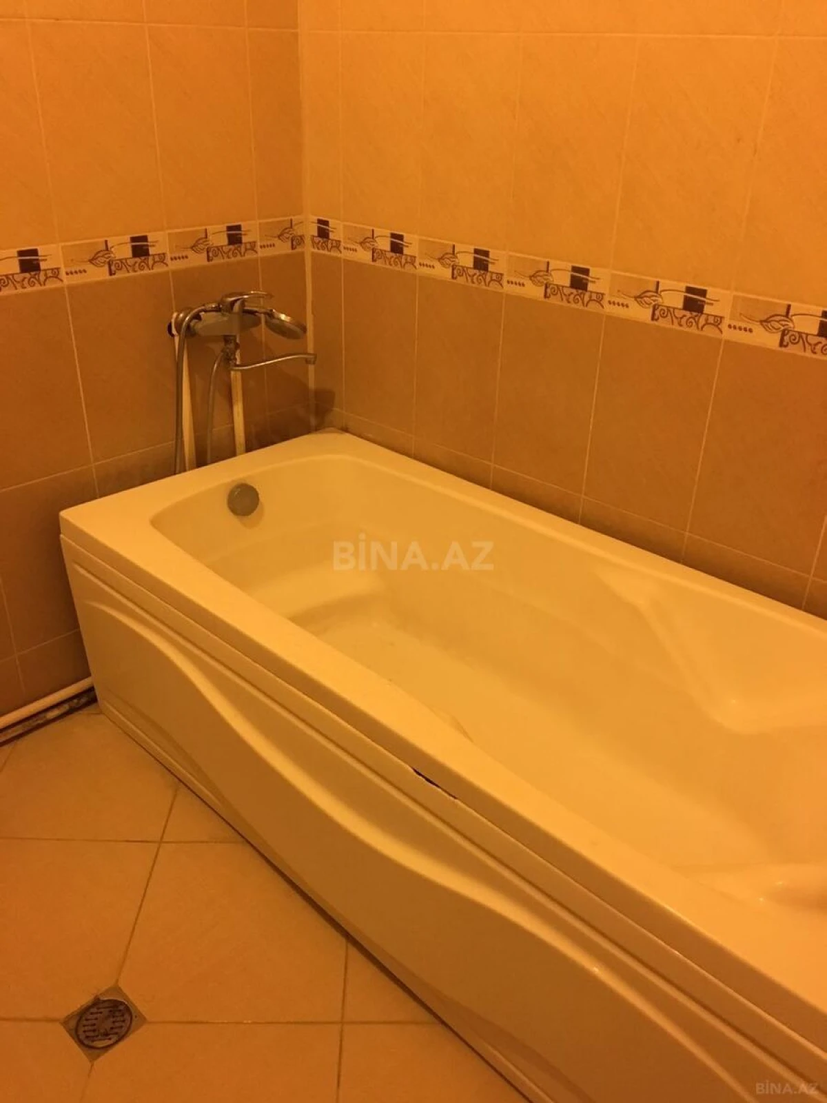 Kirayə verilir 2 otaqlı mənzil 91 m²
