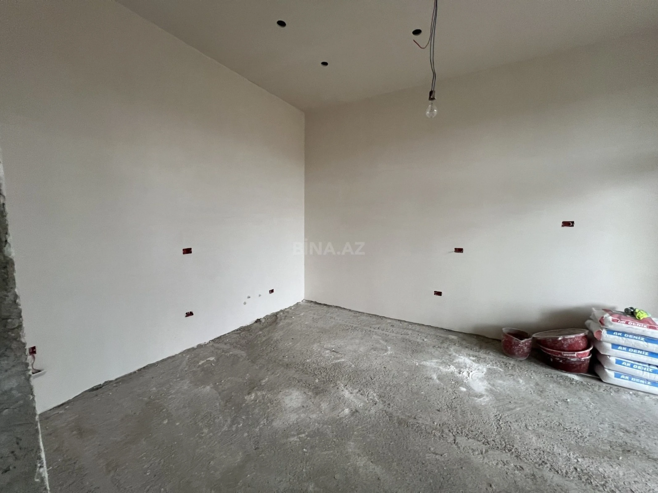 Satılır 6 otaqlı həyət evi 240 m²