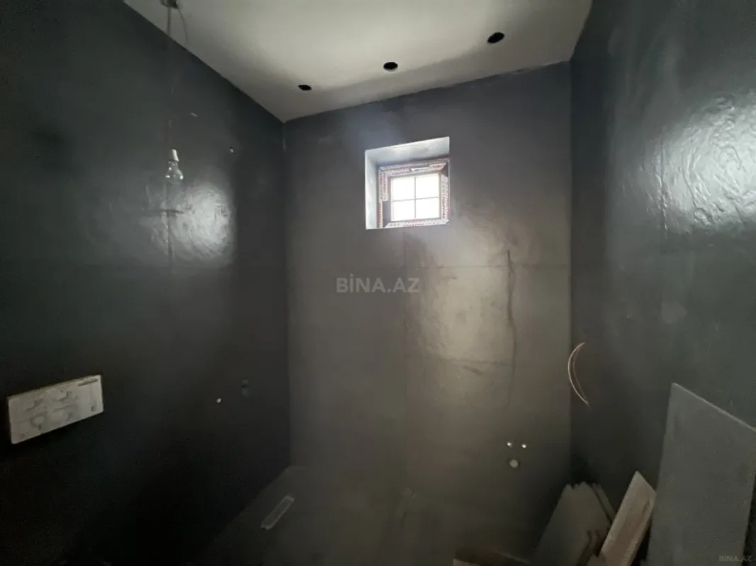 Satılır 6 otaqlı həyət evi 240 m²