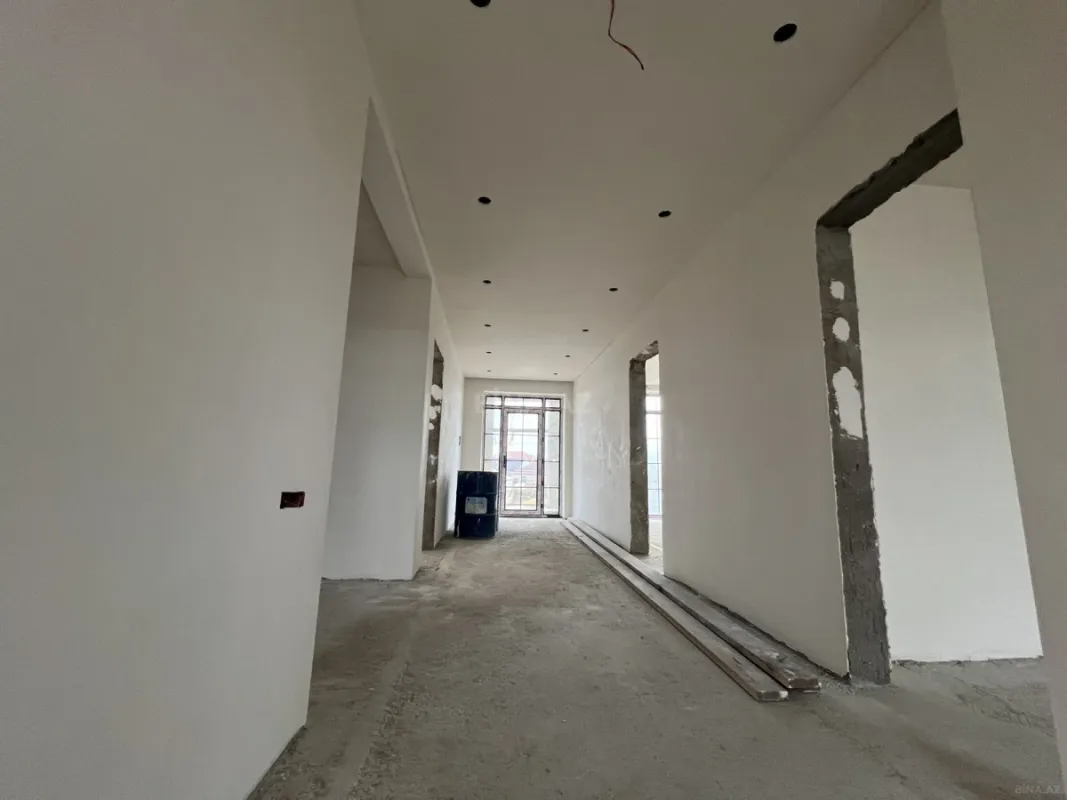 Satılır 6 otaqlı həyət evi 240 m²