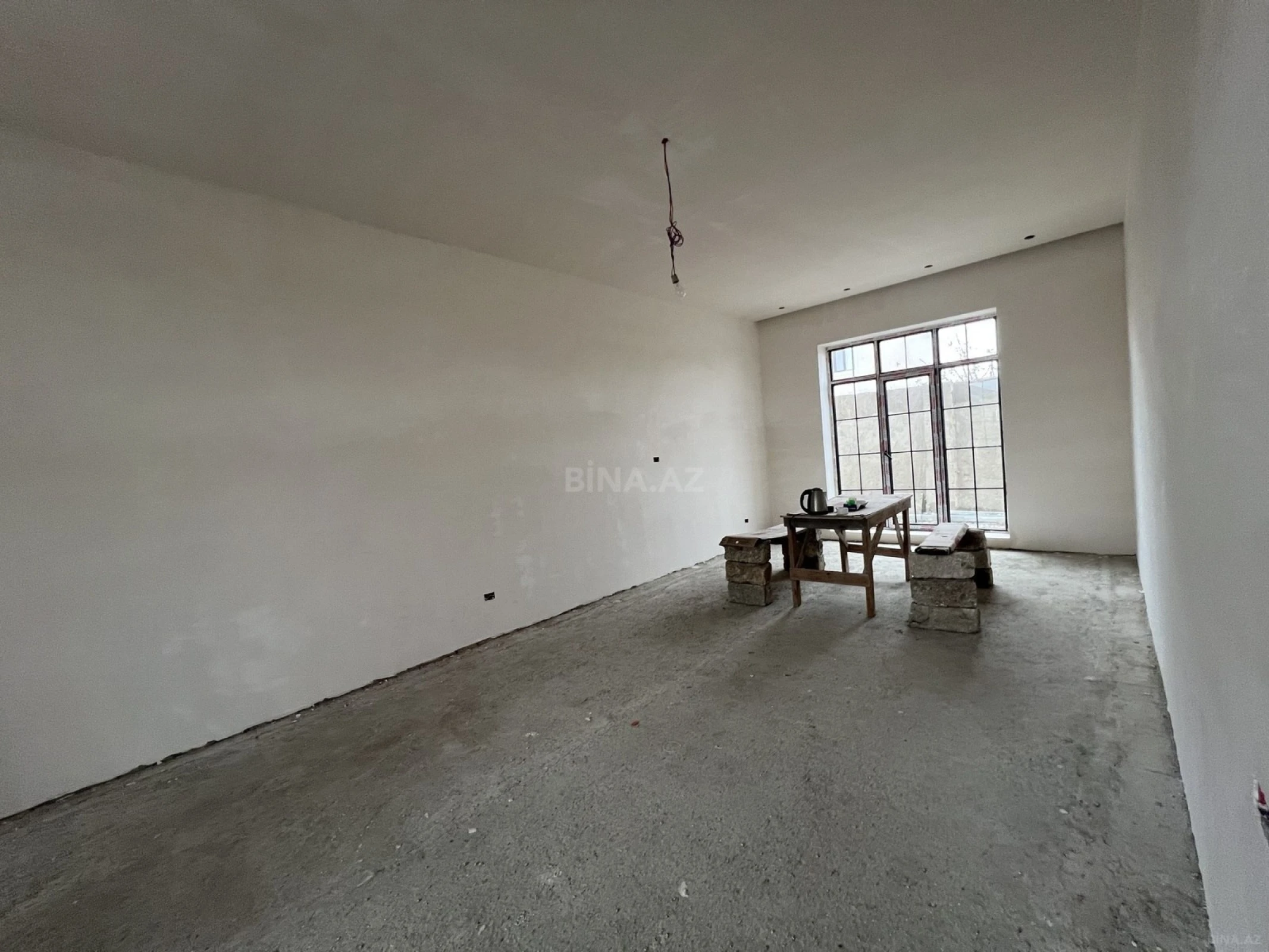 Satılır 6 otaqlı həyət evi 240 m²
