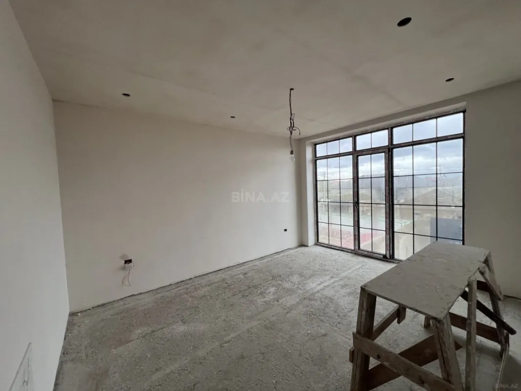 Satılır 6 otaqlı həyət evi 240 m²