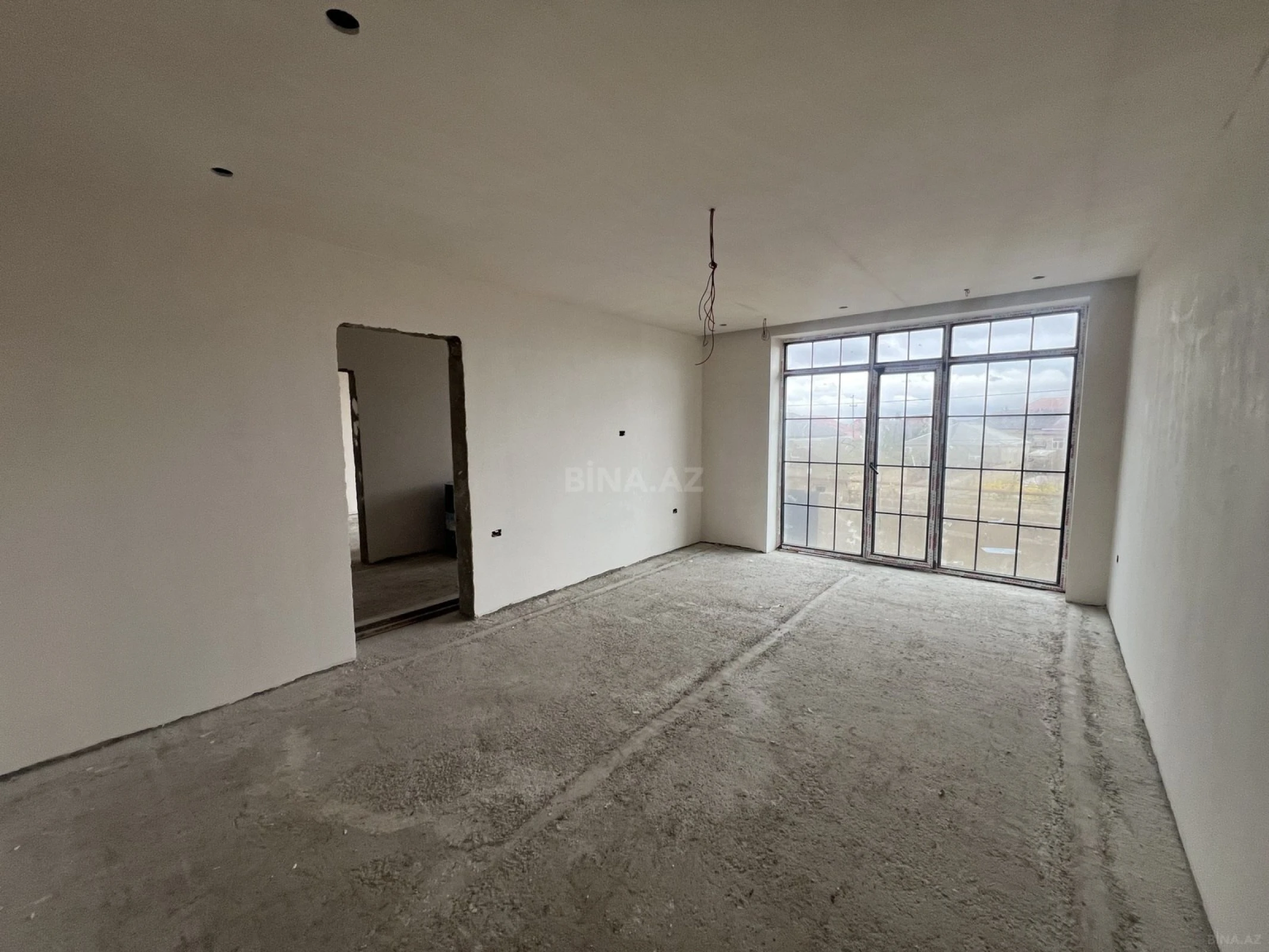 Satılır 6 otaqlı həyət evi 240 m²