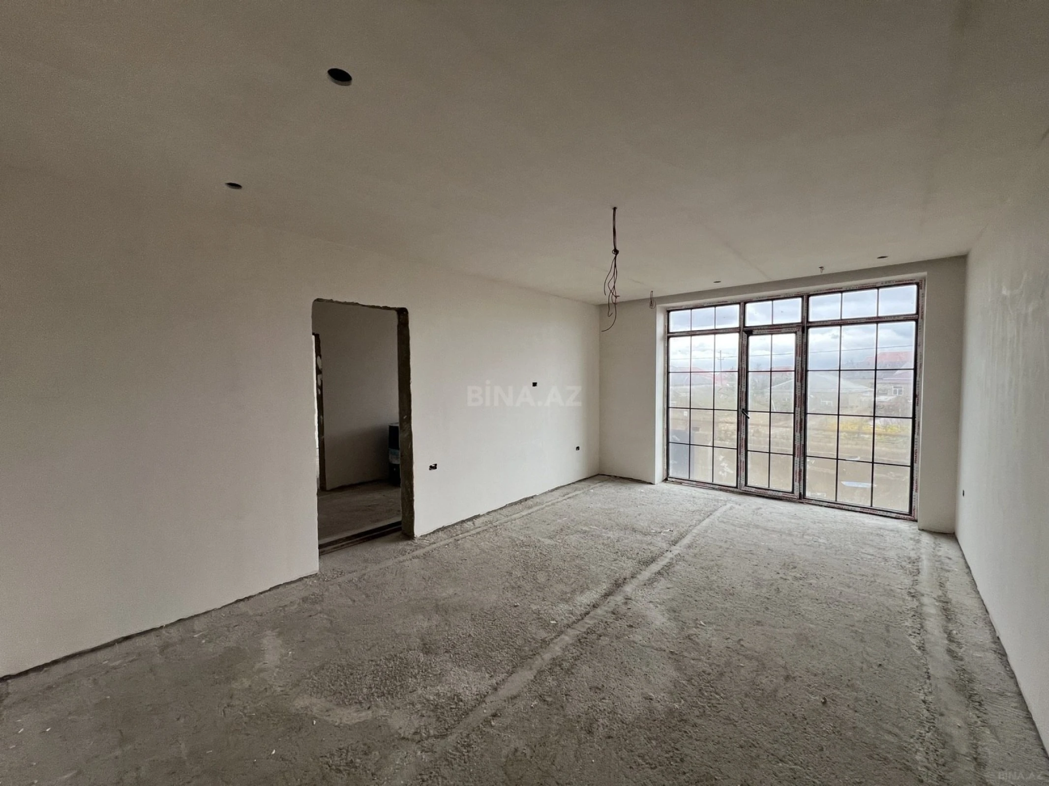 Satılır 6 otaqlı həyət evi 240 m²