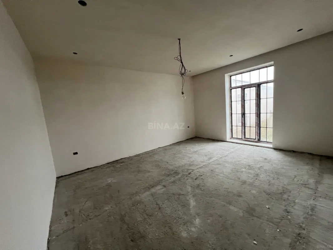 Satılır 6 otaqlı həyət evi 240 m²