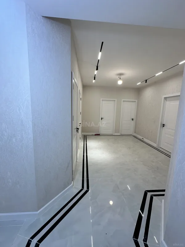 Satılır 3 otaqlı mənzil 142 m²