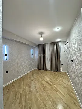 Satılır 3 otaqlı mənzil 142 m²
