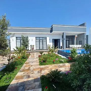 Kirayə verilir 4 otaqlı həyət evi 240 m²