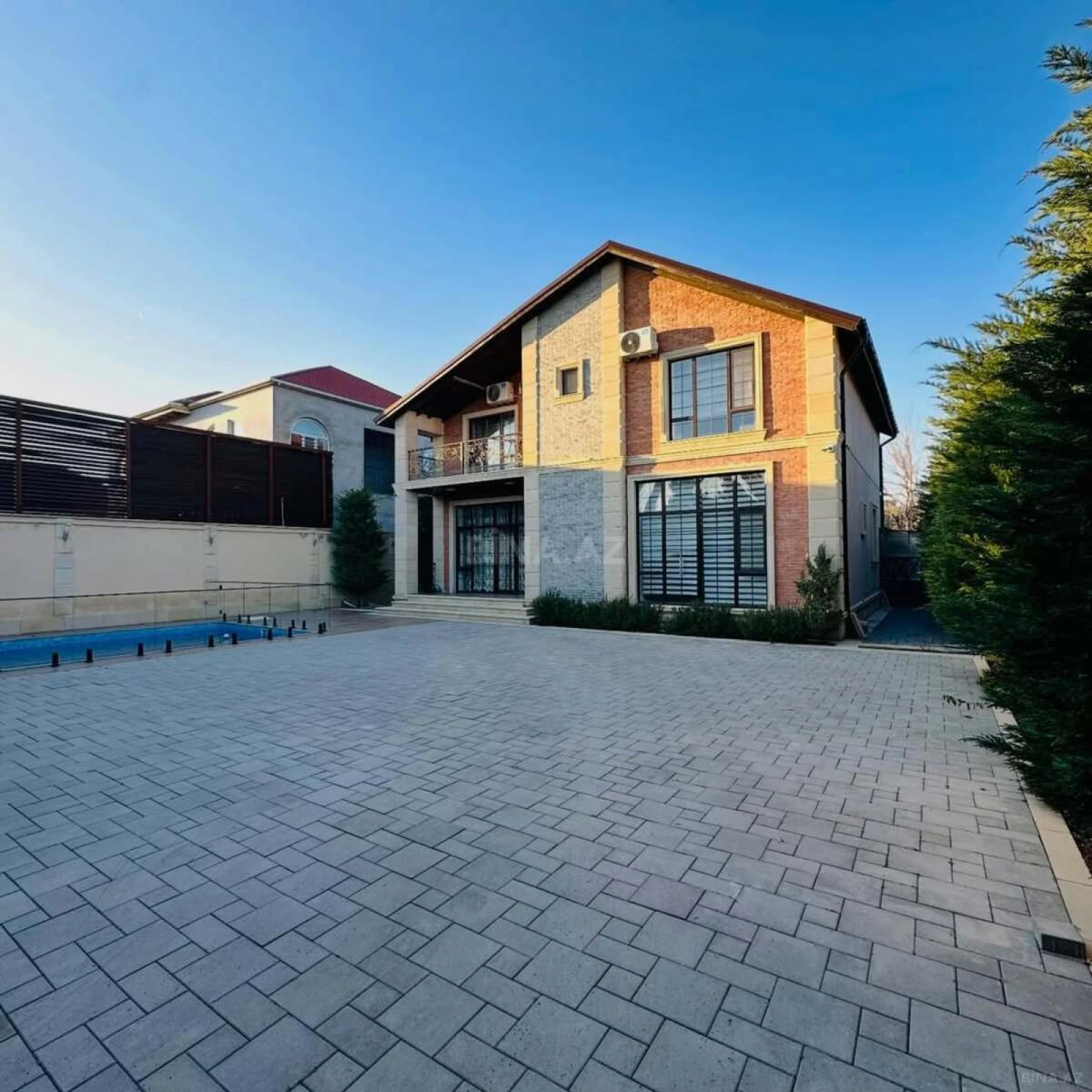 Kirayə verilir 5 otaqlı həyət evi 280 m²