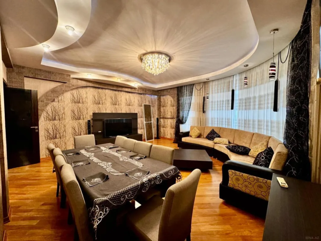 Satılır 3 otaqlı mənzil 145 m²