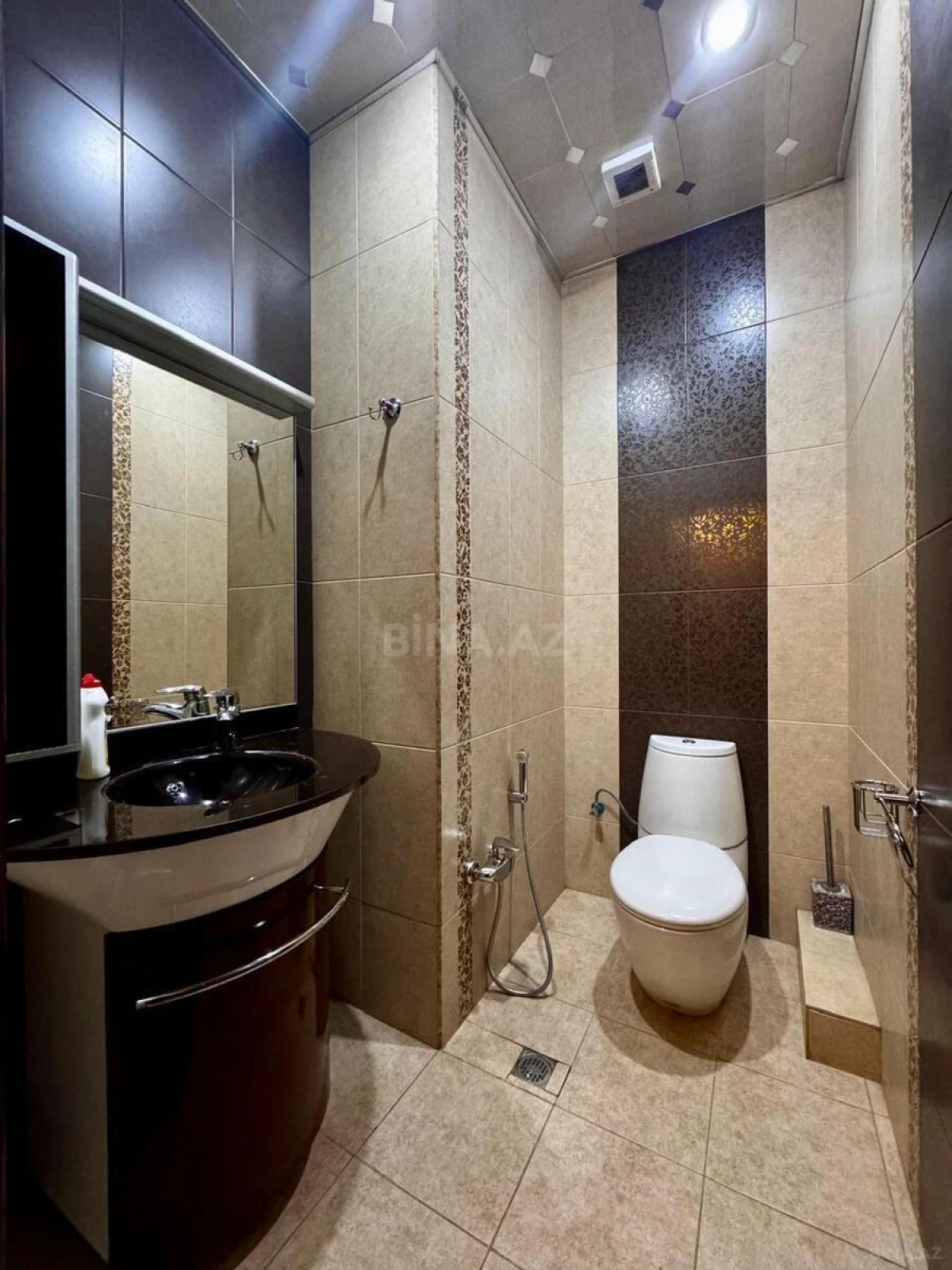 Satılır 3 otaqlı mənzil 145 m²