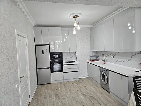 Kirayə verilir 2 otaqlı mənzil 75 m²