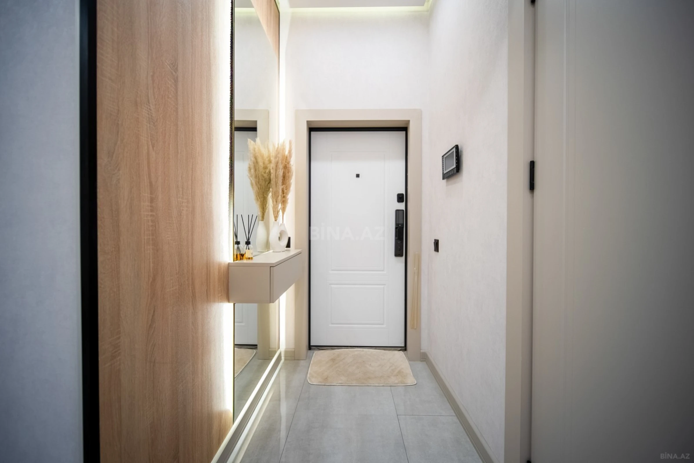 Satılır 2 otaqlı mənzil 78 m²