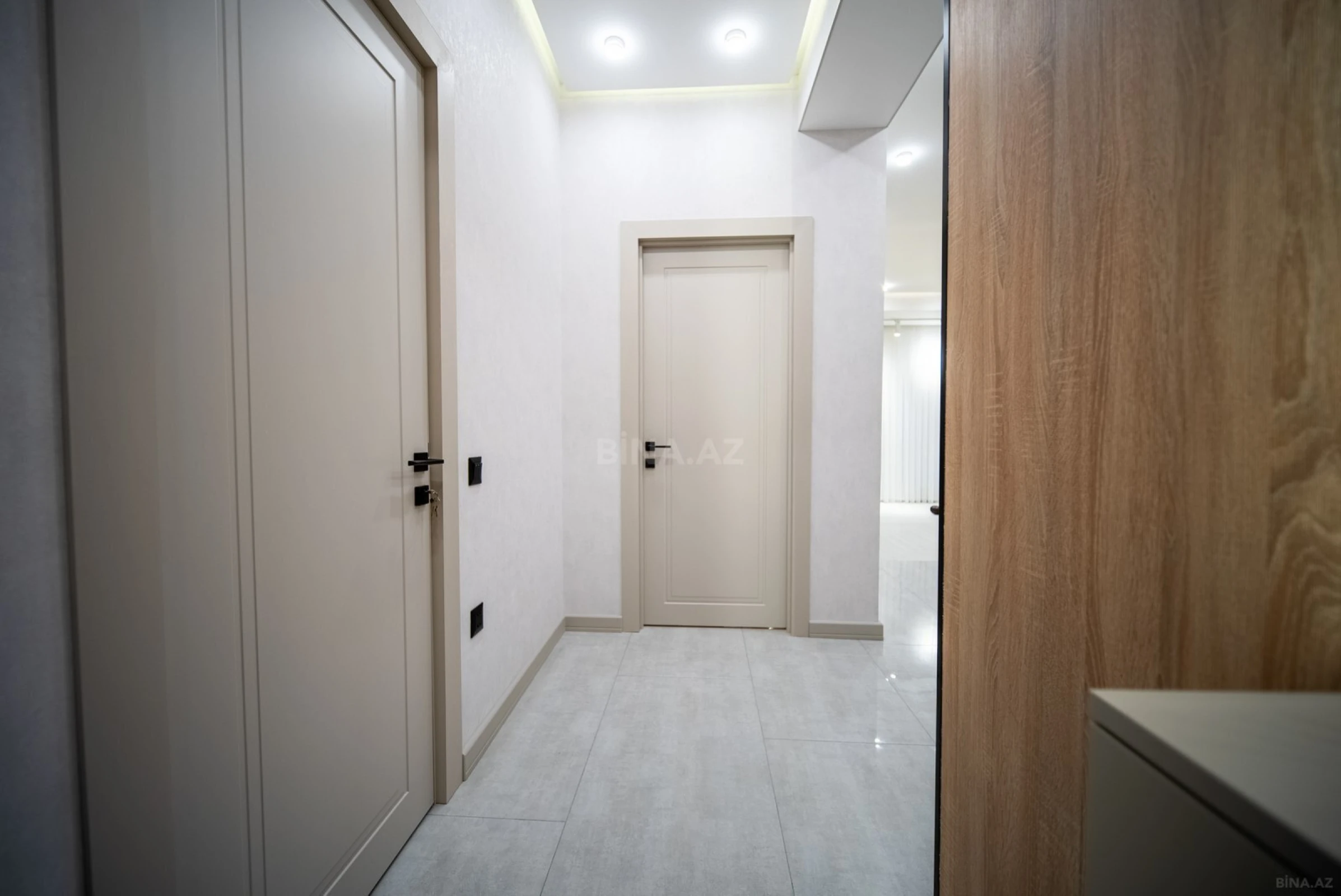 Satılır 2 otaqlı mənzil 78 m²