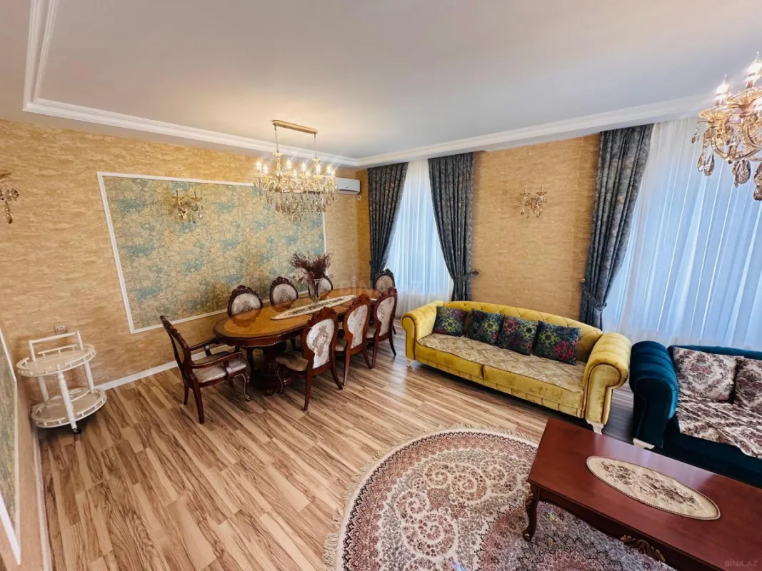 Satılır 8 otaqlı həyət evi 265 m²