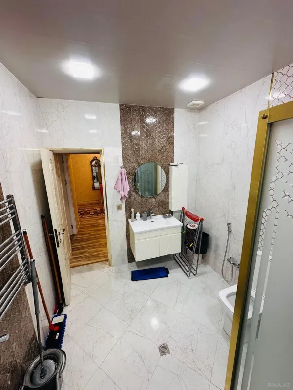 Satılır 8 otaqlı həyət evi 265 m²