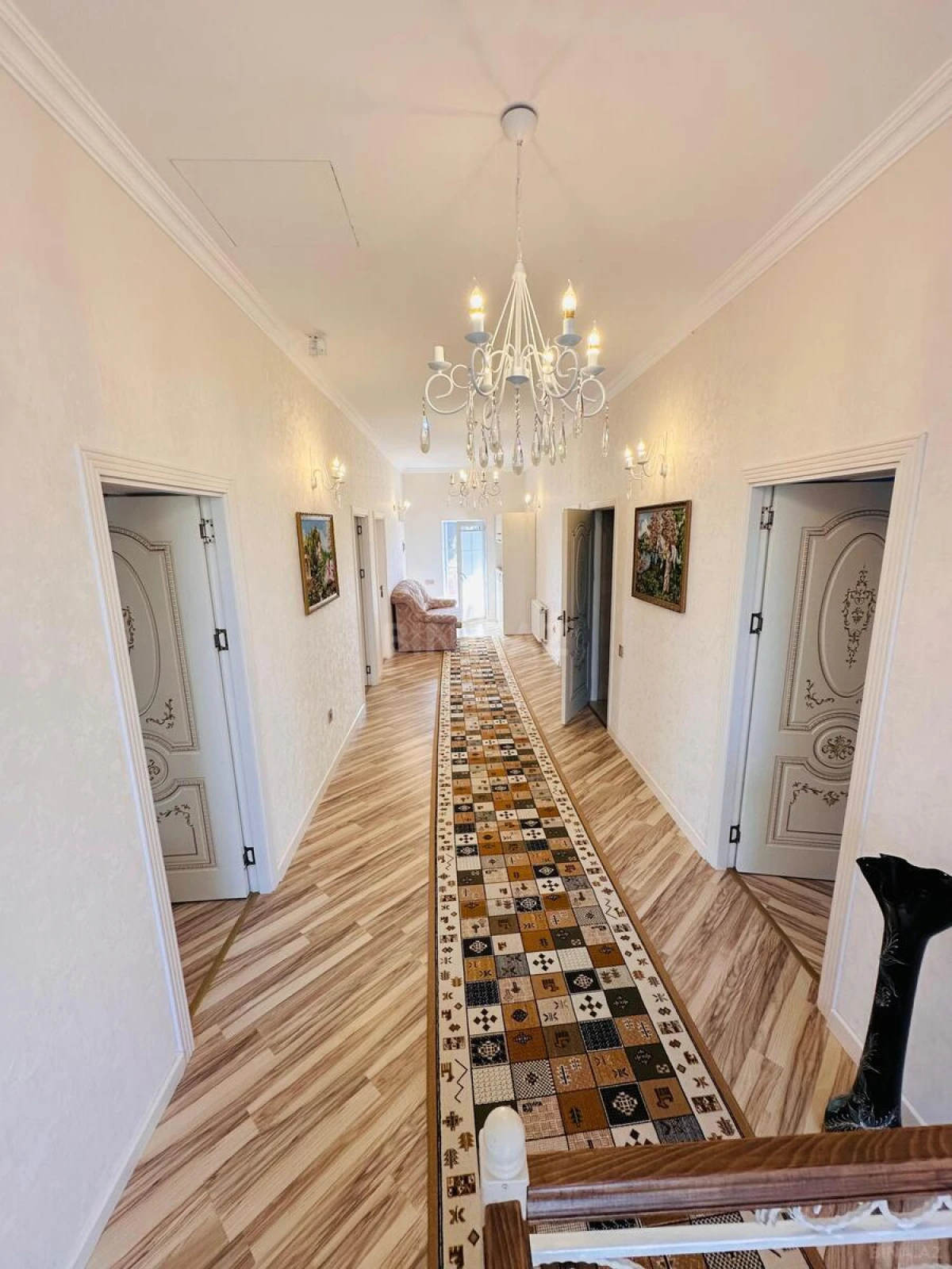 Satılır 8 otaqlı həyət evi 265 m²