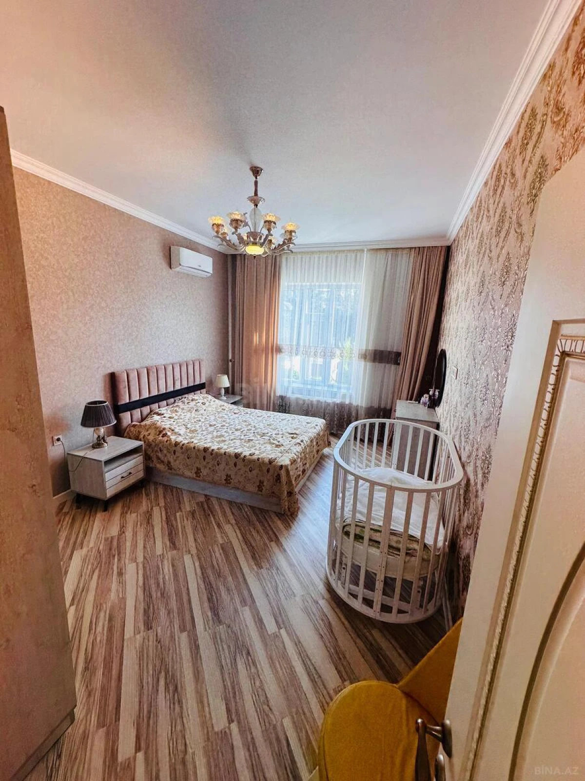 Satılır 8 otaqlı həyət evi 265 m²