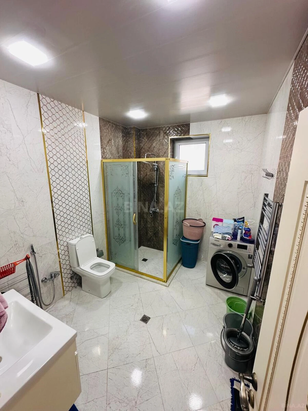 Satılır 8 otaqlı həyət evi 265 m²