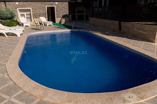 Satılır 8 otaqlı həyət evi 265 m²