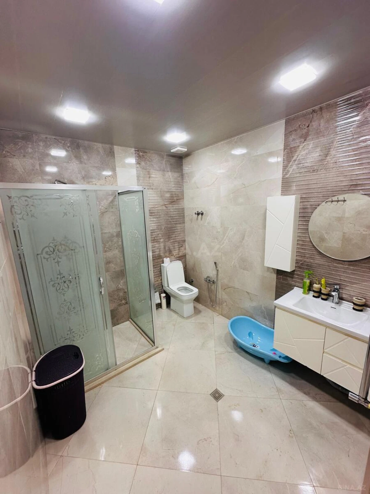 Satılır 8 otaqlı həyət evi 265 m²