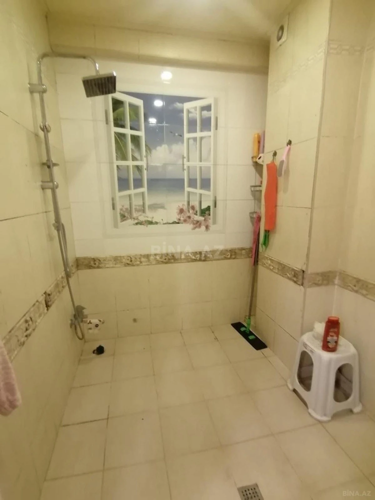 Satılır 3 otaqlı mənzil 131 m²